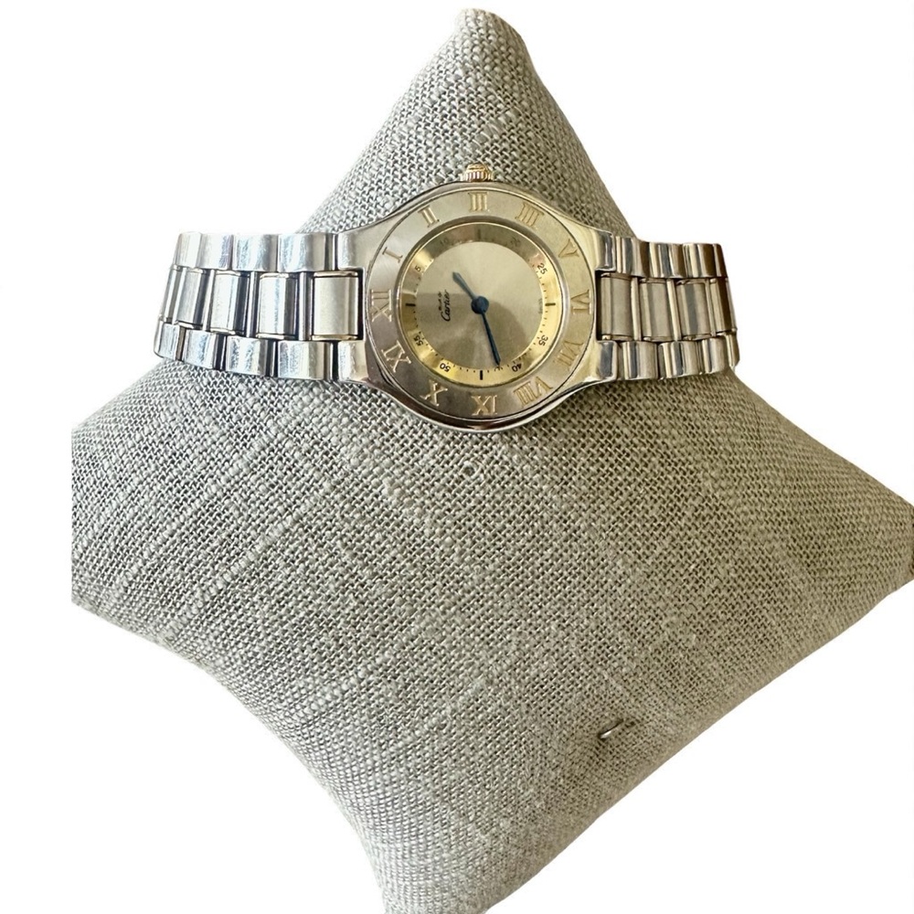 Women watch Quartz Silver Dial Ladies Watch